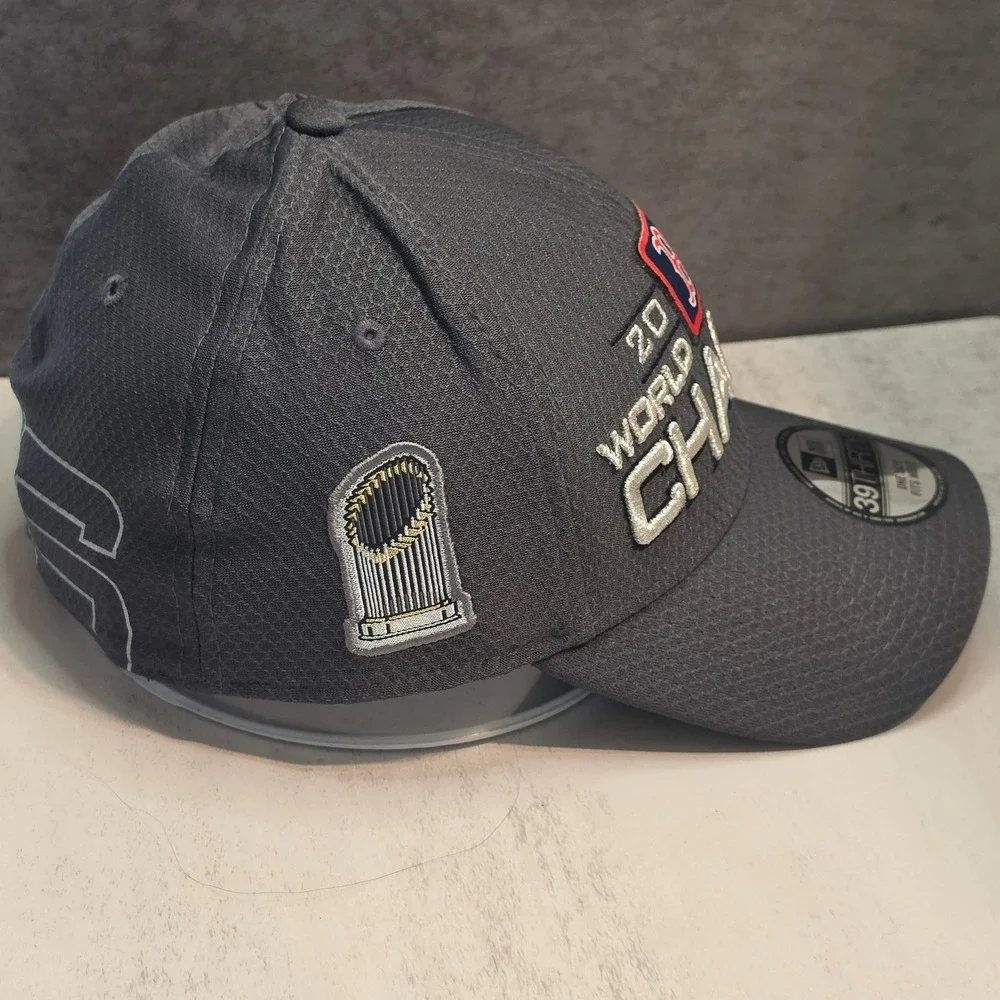 New Era Boston Red Sox 2018 World Series Champs 39THIRTY Gray Stretch Fit Hat